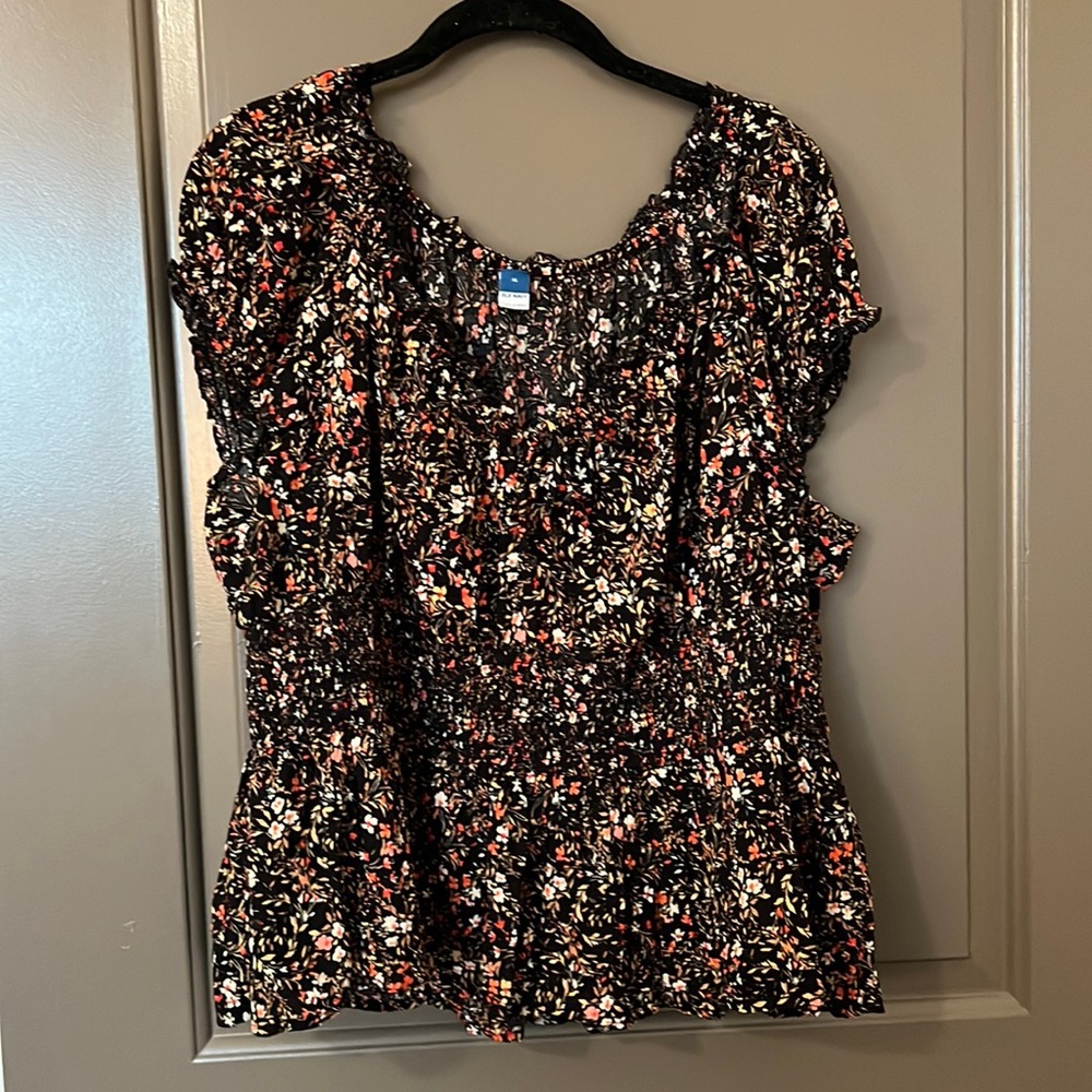 Old Navy Floral Peplum Top